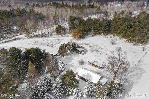 2625 E 20th, White Cloud, MI 49349 photo 46