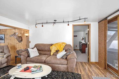 2625 E 20th, White Cloud, MI 49349 photo 5