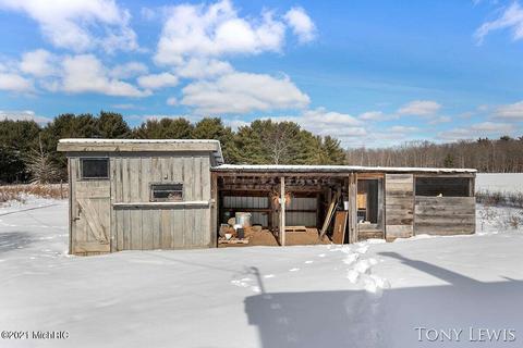 2625 E 20th, White Cloud, MI 49349 photo 21