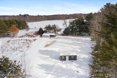 2625 E 20th, White Cloud, MI 49349 photo 43