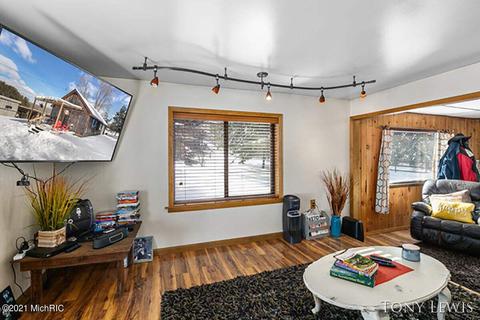 2625 E 20th, White Cloud, MI 49349 photo 6
