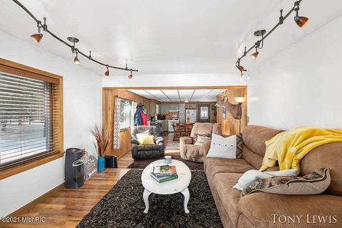 2625 E 20th, White Cloud, MI 49349 photo 7