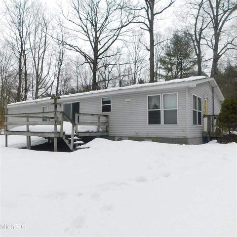 475 E 88th, Newaygo, MI 49337 photo 2