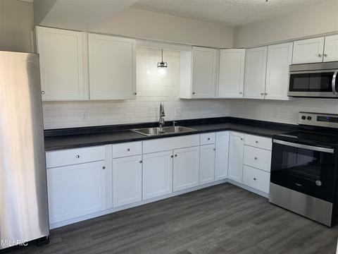 420 8th, Three Rivers, MI 49093 photo 4