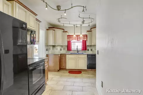 311 S S Brg, Belding, MI 48809 photo 10