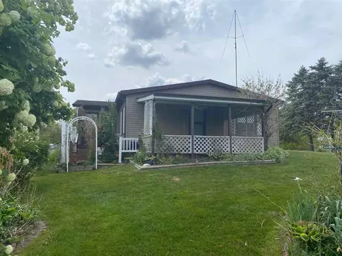 283 Sunset, Dowling, MI 49050 photo 3