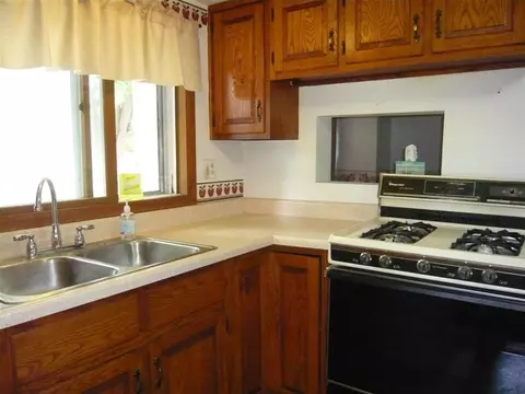 1009 Everett, Coldwater, MI 49036 photo 4