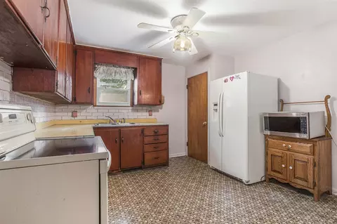 402 Spring, Three Rivers, MI 49093 photo 7