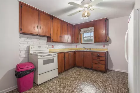 402 Spring, Three Rivers, MI 49093 photo 8