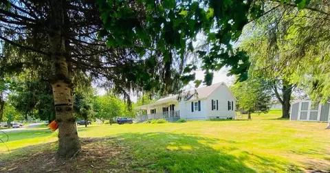 233 W Bradford, Stanton, MI 48888 photo 2