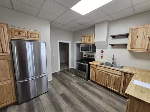 415 Maple St, Big Rapids, MI 49307 photo 2