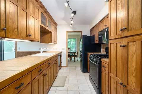 246 Golfview, Plainwell, MI 49080 photo 9