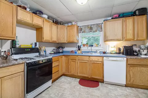 1216 Hickory, Lansing, MI 48912 photo 9