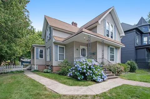111 Maple, Manistee, MI 49660 photo 2