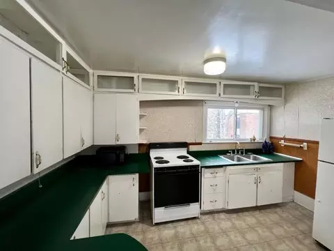 111 Maple, Manistee, MI 49660 photo 10