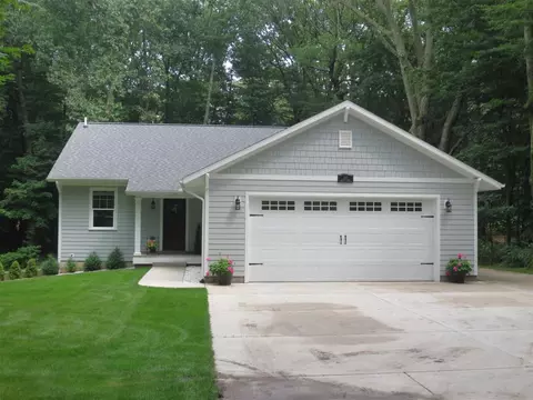 1397 Carleton, Whitehall, MI 49461 photo 2