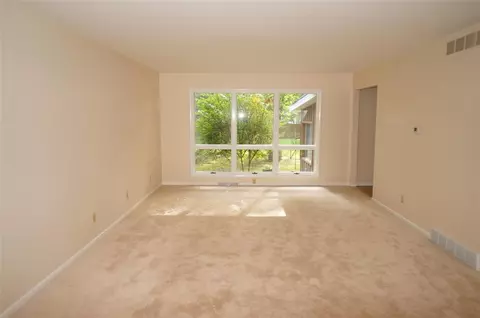 5891 Bibon, Jackson, MI 49201 photo 2