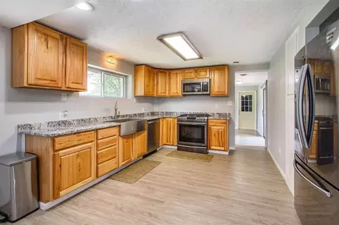 2716 Clark, Jackson, MI 49202 photo 4