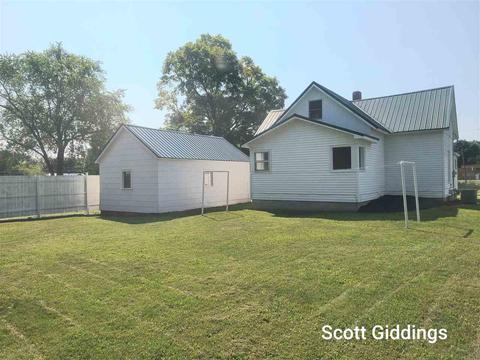 2029 E Rdg, Mcbride, MI 48852 photo 2