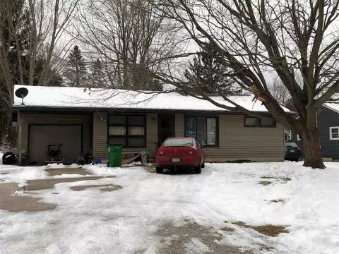 519 E Riv, Whitehall, MI 49461 photo 1