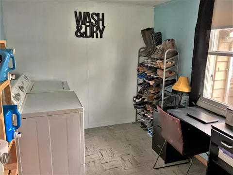 403 W Pine St, Edmore, MI 48829 photo 6
