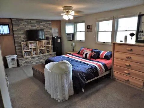 403 W Pine St, Edmore, MI 48829 photo 7