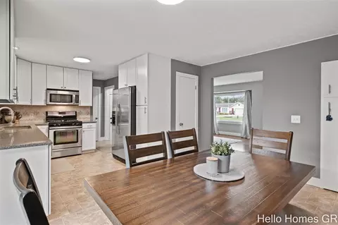 8568 Meadowbrook, Jenison, MI 49428 photo 11