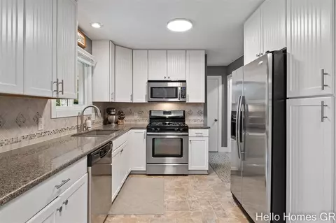 8568 Meadowbrook, Jenison, MI 49428 photo 9