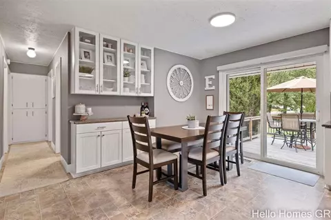 8568 Meadowbrook, Jenison, MI 49428 photo 12