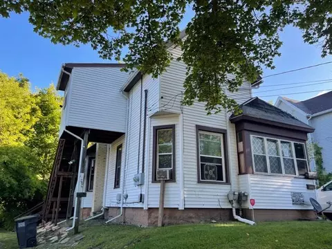 1206 Pringle, Jackson, MI 49203 photo 2