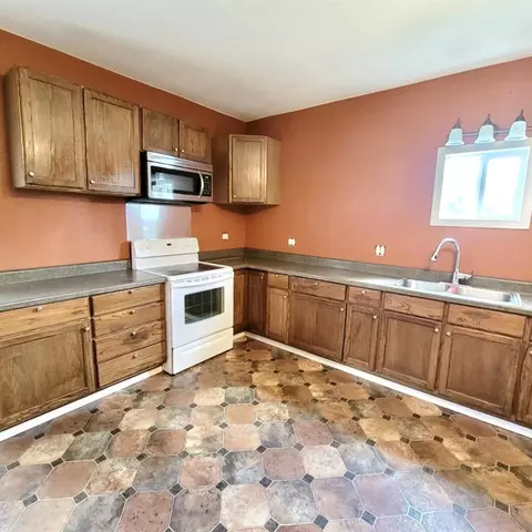 129 Washington, Bronson, MI 49028 photo 4