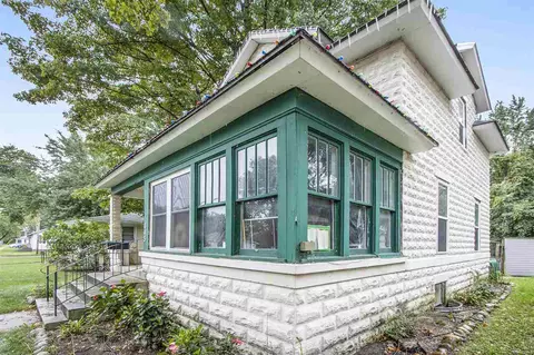 645 S Constantine, Three Rivers, MI 49093 photo 3