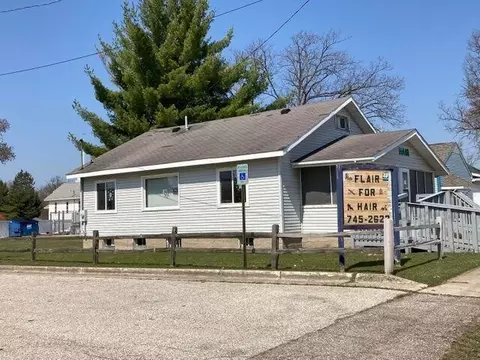 835 Maple, Baldwin, MI 49304 photo 4