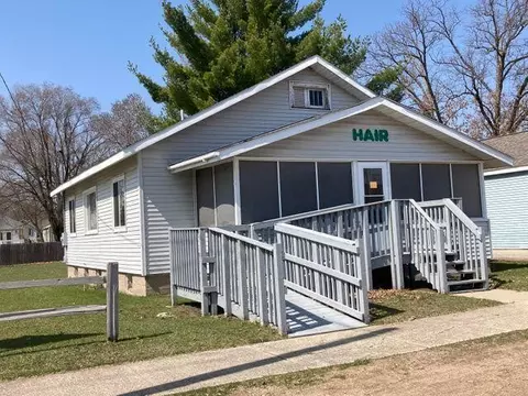835 Maple, Baldwin, MI 49304 photo 2