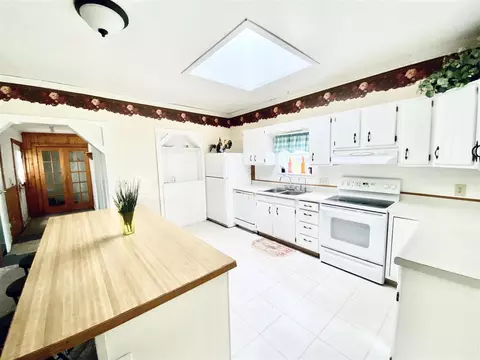 166 E Corey, Bronson, MI 49028 photo 5