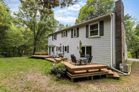 710 Mccabe, Ada, MI 49301 photo 3