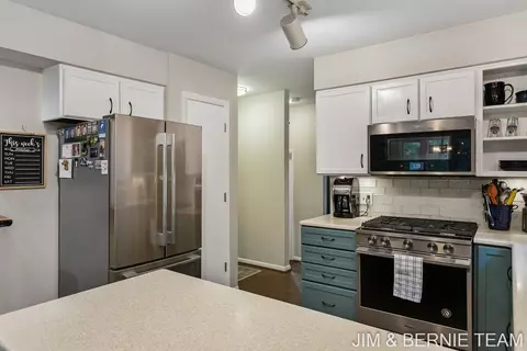 710 Mccabe, Ada, MI 49301 photo 10