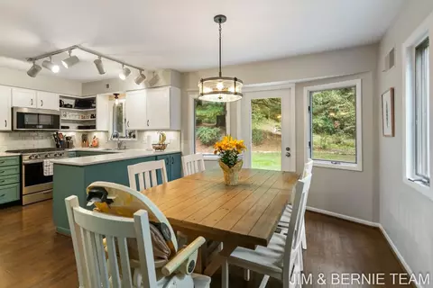 710 Mccabe, Ada, MI 49301 photo 11