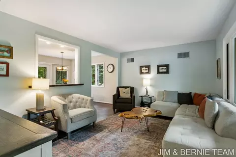 710 Mccabe, Ada, MI 49301 photo 5
