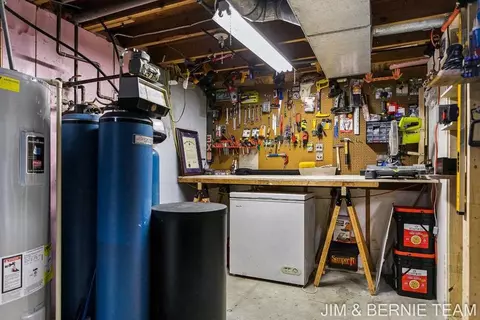 710 Mccabe, Ada, MI 49301 photo 31
