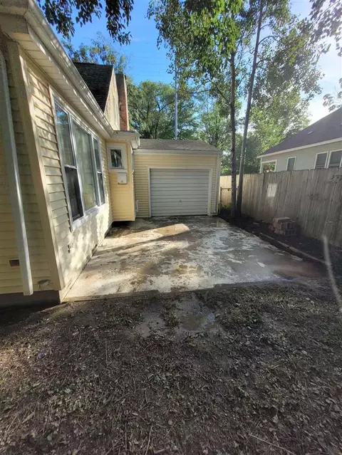 121 E Pne, Fremont, MI 49412 photo 7