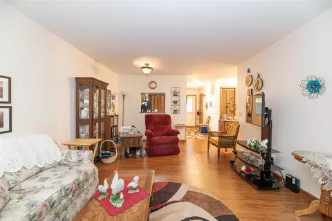 291 293 W Lovell, Schoolcraft, MI 49087 photo 18