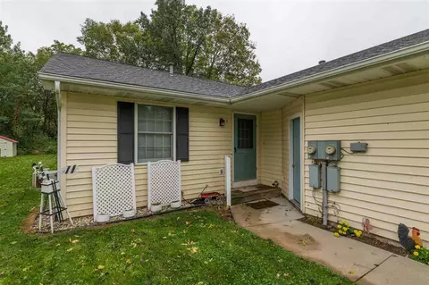 291 293 W Lovell, Schoolcraft, MI 49087 photo 2