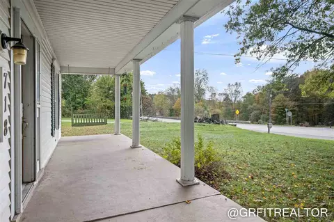 718 W State, Belding, MI 48809 photo 9