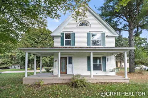 718 W State, Belding, MI 48809 photo 2