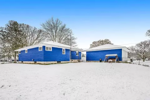 165 E Brks, Newaygo, MI 49337 photo 2