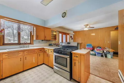165 E Brks, Newaygo, MI 49337 photo 10