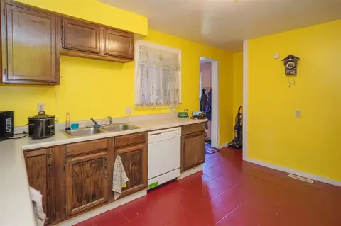 414 E Michigan, Three Rivers, MI 49093 photo 9