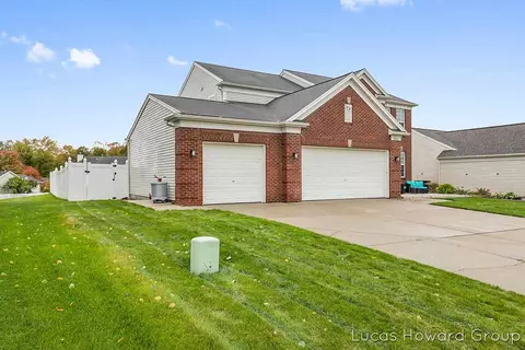 8652 Haystack, Caledonia, MI 49316 photo 3