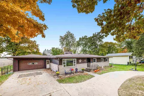 1039 E Hoffman, Three Rivers, MI 49093 photo 1